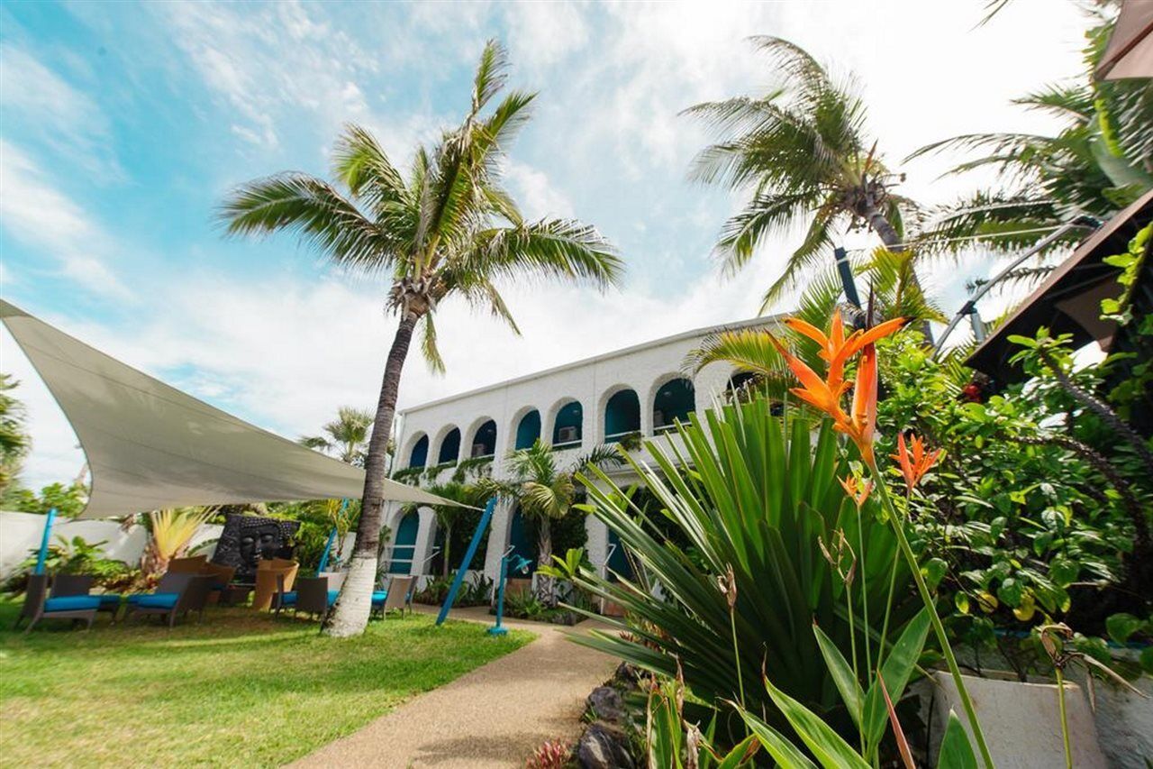 Hotel Le Victoria Saint Pierre Bagian luar foto