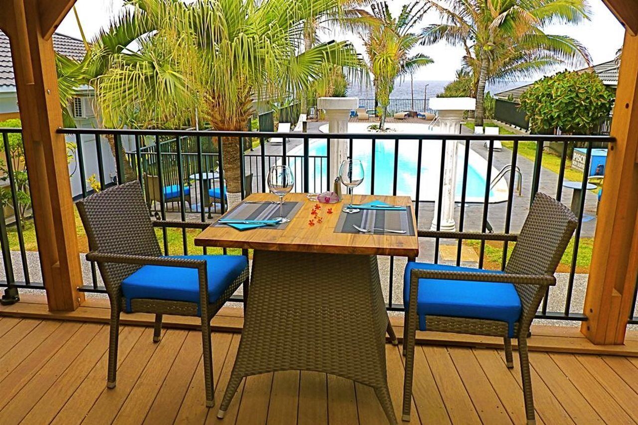 Hotel Le Victoria Saint Pierre Bagian luar foto